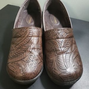 Easy Works by Easy Street Brown Clogs